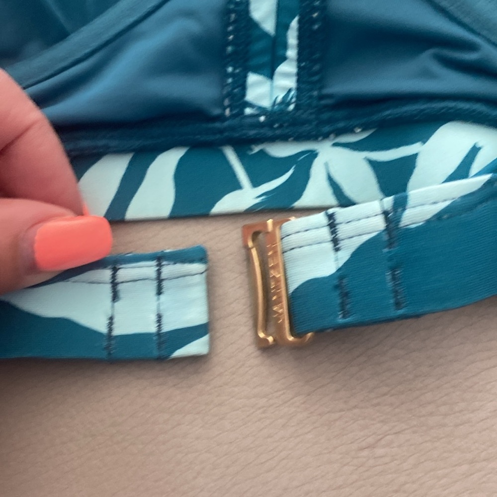 🆕Women’s Jantzen Bikini Top. Size 14. NWT - Picture 9 of 9